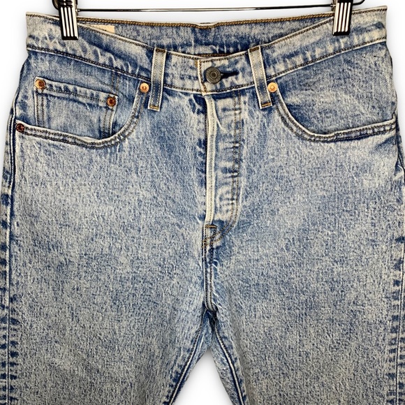 LEVI’S Premium 501 Original Cropped Light Wash Jeans in Stone Throw (Size 27) - Picture 3 of 16